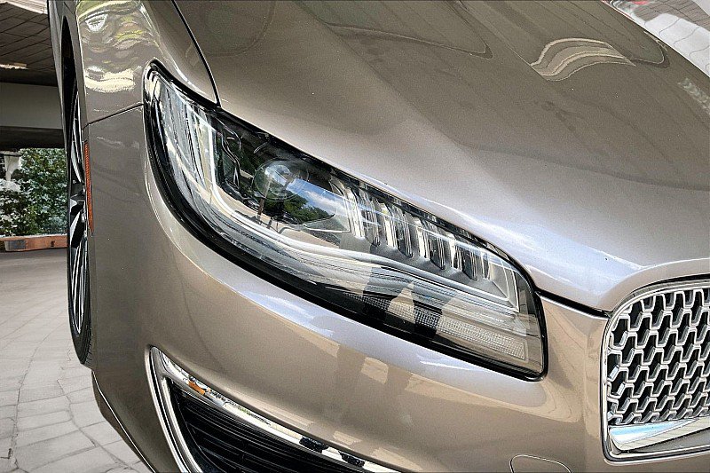 Used 2018 Lincoln MKZ Reserve w/ Climate Package FWD image 23