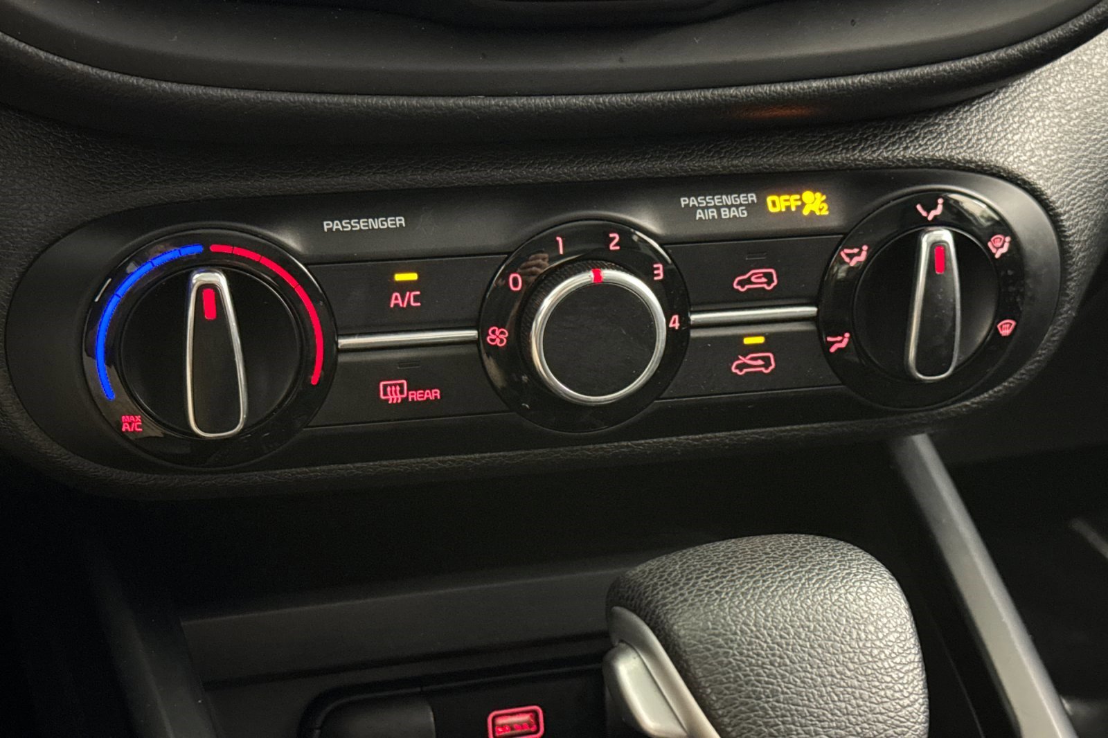 Used 2022 Kia Soul LX w/ Technology Package image 18