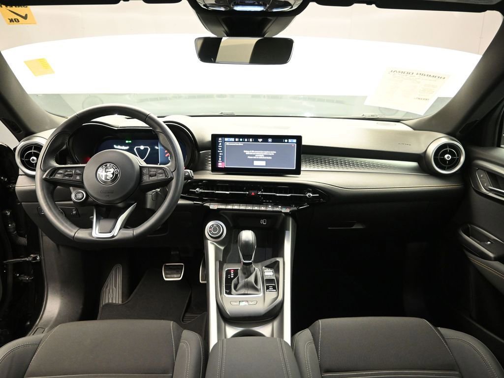 Used 2025 Alfa Romeo Tonale AWD/4WD image 21
