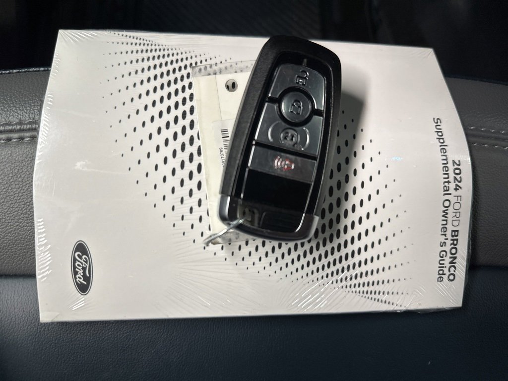 Used 2024 Ford Bronco Outer Banks image 43