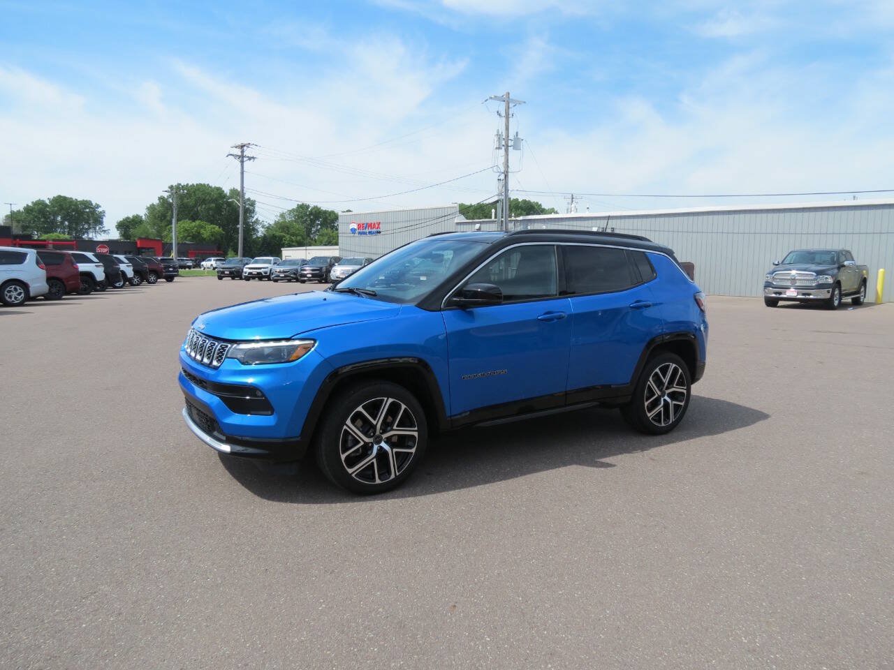 Used 2024 Jeep Compass Limited w/ Elite Group AWD/4WD image 8