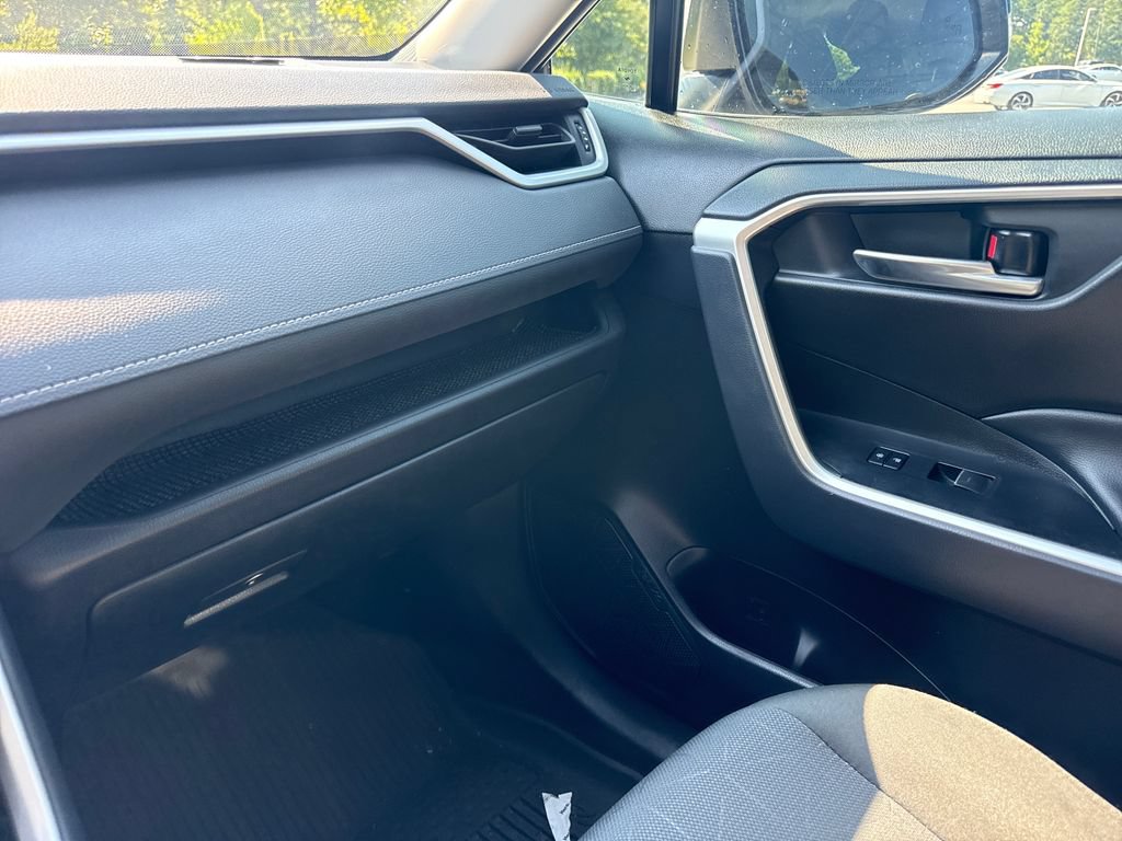 Used 2024 Toyota RAV4 XLE FWD image 17