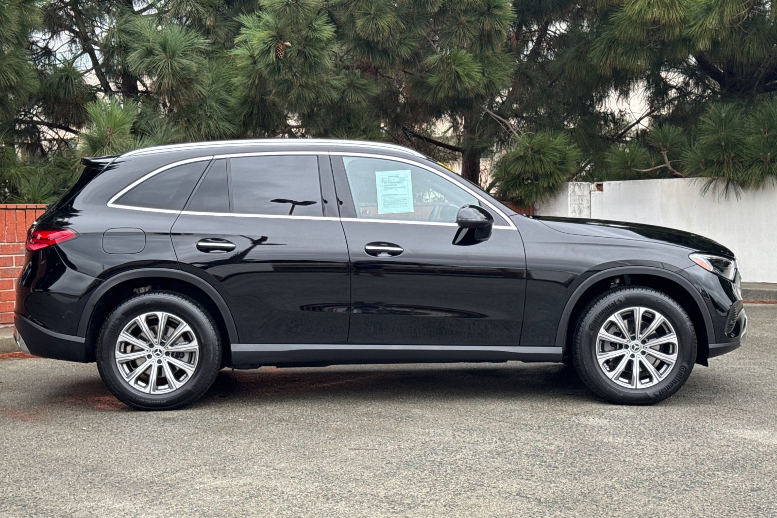 Used 2026 Mercedes-Benz GLC 300 4MATIC image 3