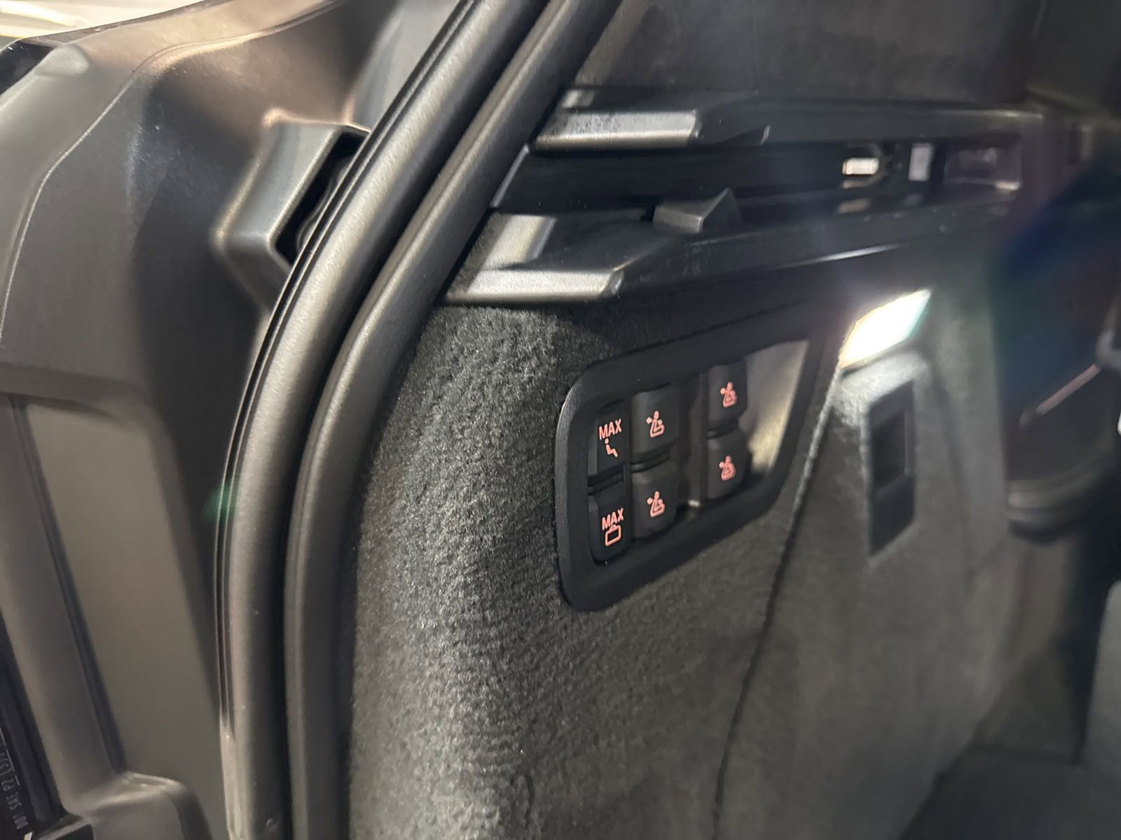 Used 2023 BMW X7 M60i w/ Executive Package image 30