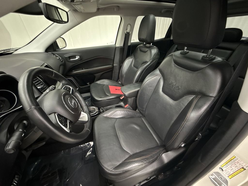 Used 2017 Jeep Compass Limited w/ Navigation Group AWD/4WD image 12