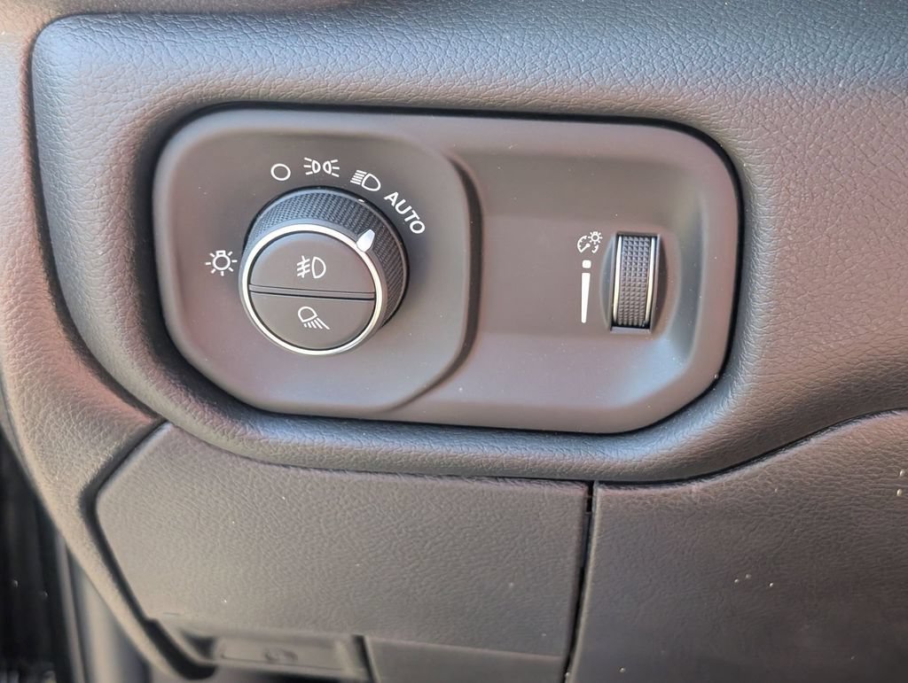 New 2026 RAM 3500 Big Horn AWD/4WD image 13