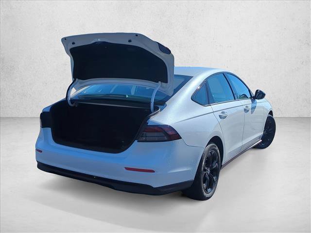 Used 2025 Honda Accord SE image 2