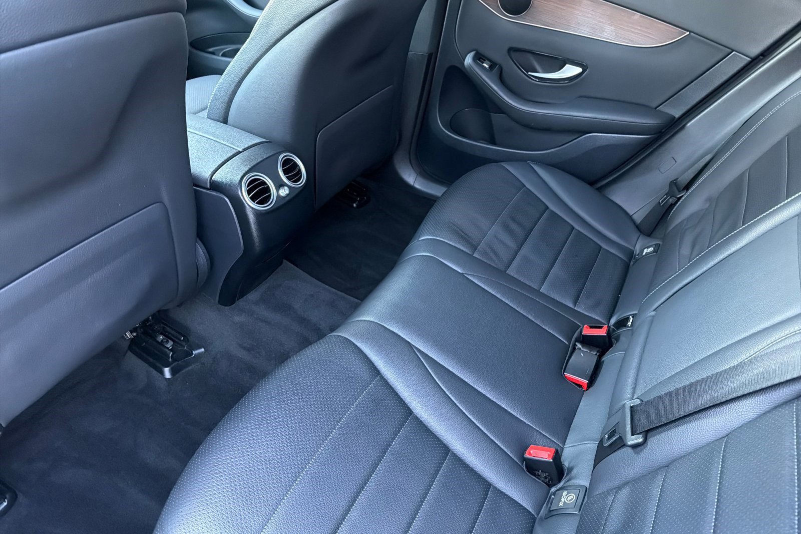 Used 2021 Mercedes-Benz GLC 300 300 image 15