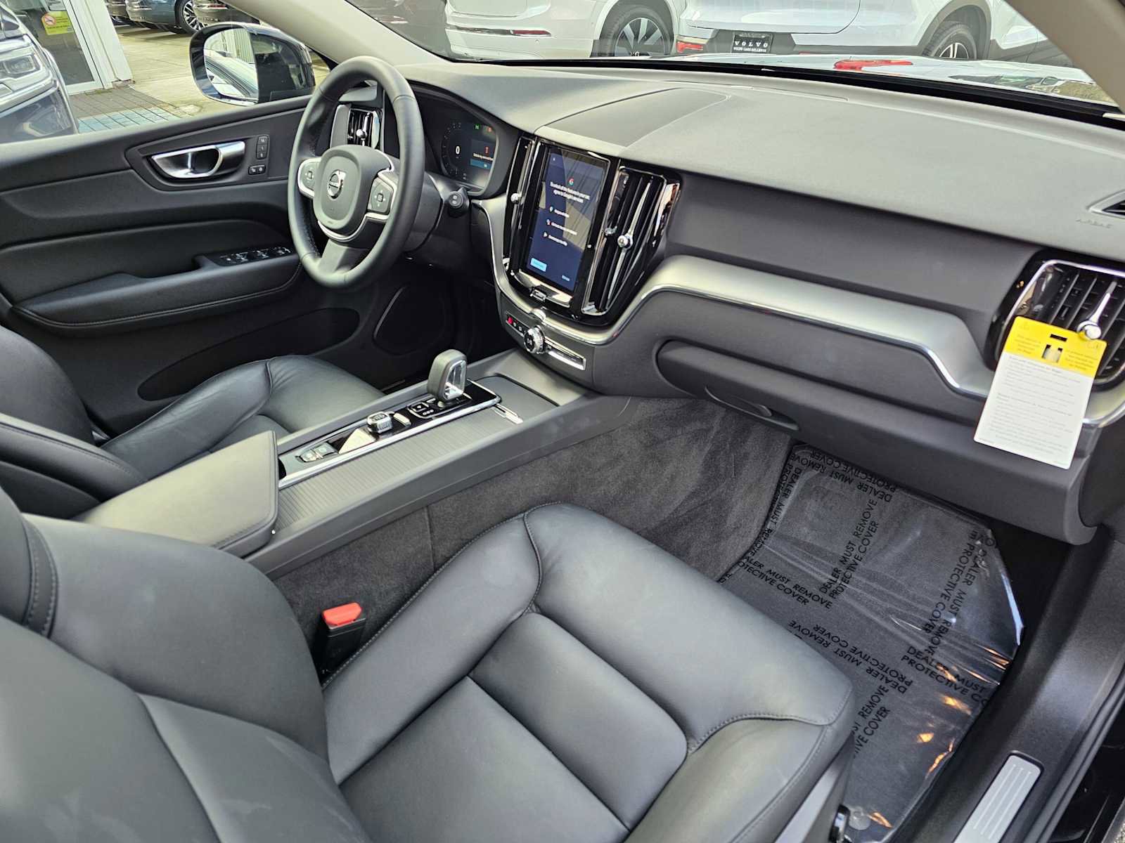 Used 2025 Volvo XC60 B5 Core w/ Climate Package image 11