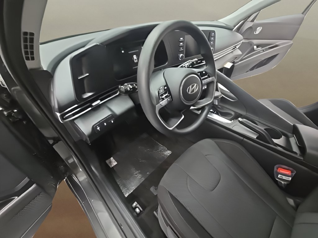 New 2026 Hyundai Elantra SE FWD image 13