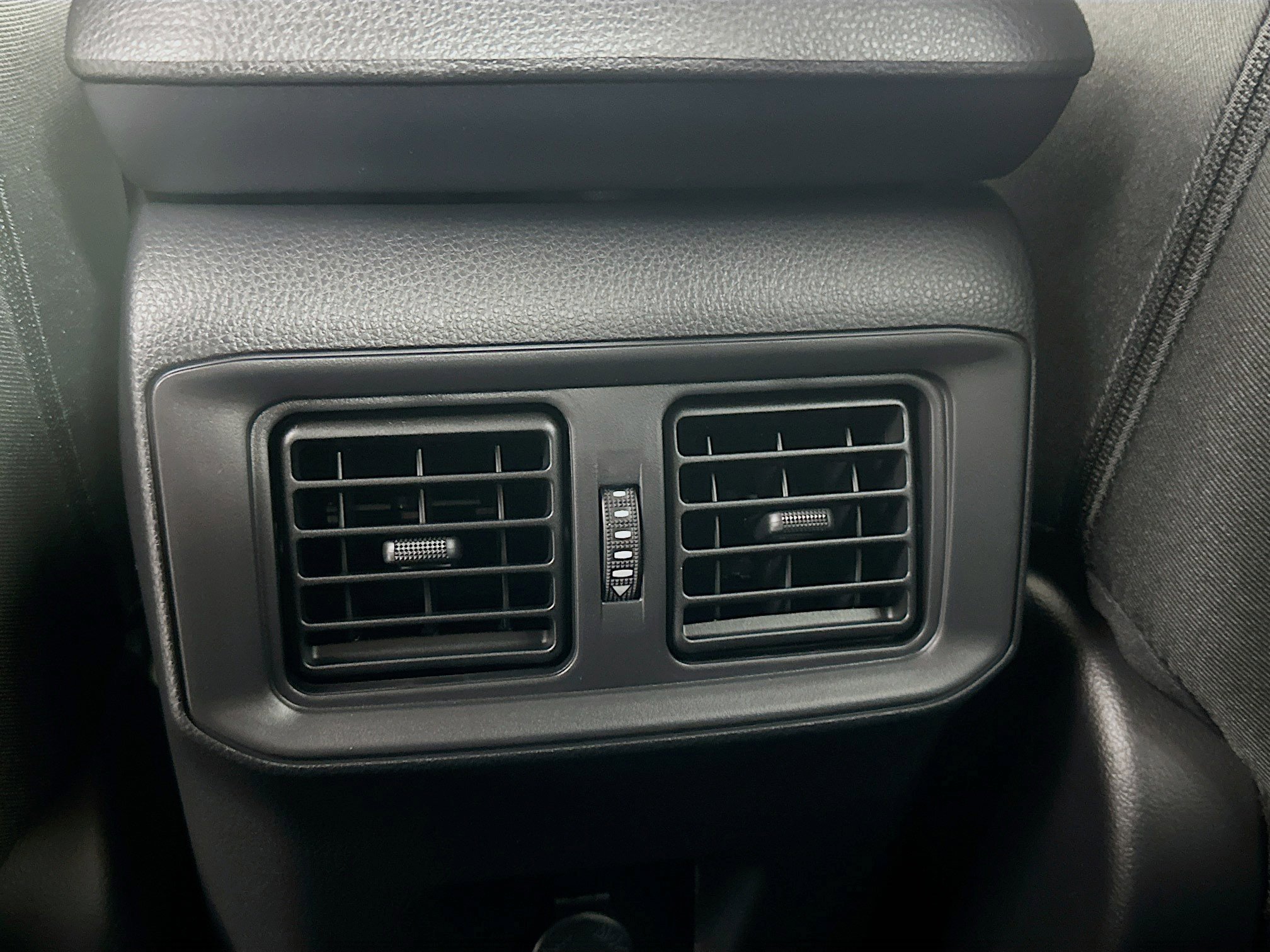 Used 2025 Toyota RAV4 LE image 27