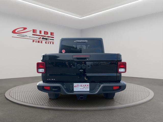 Used 2022 Jeep Gladiator Sport image 5