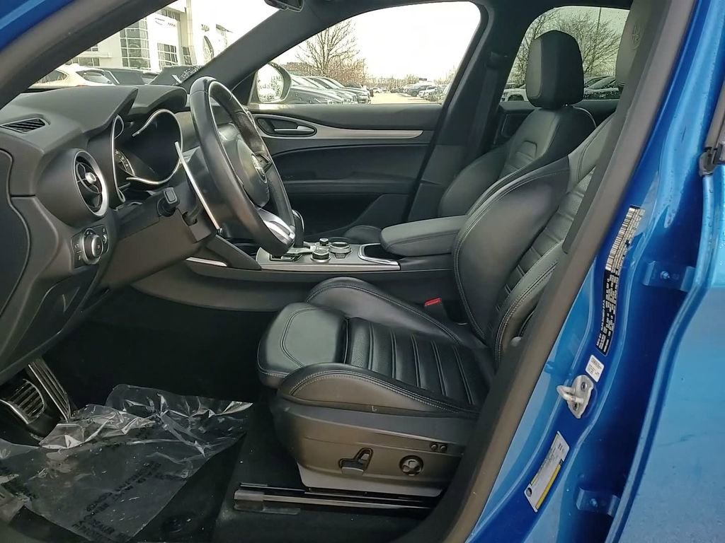 Used 2022 Alfa Romeo Stelvio Veloce image 23