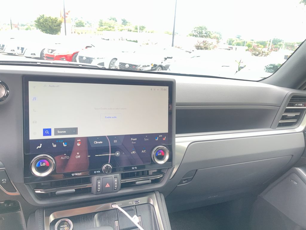 Used 2026 Lexus GX 550 w/ Accessory Package (2T) AWD/4WD image 14