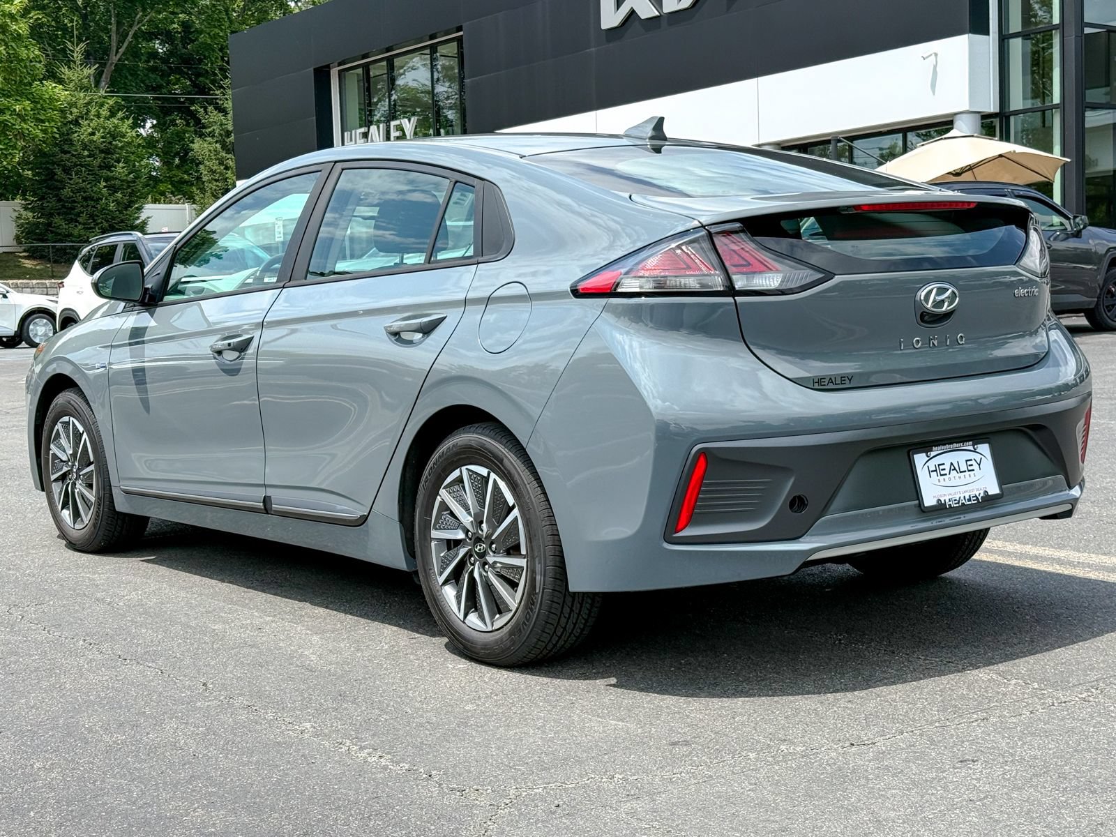 Used 2020 Hyundai Ioniq SE FWD image 6