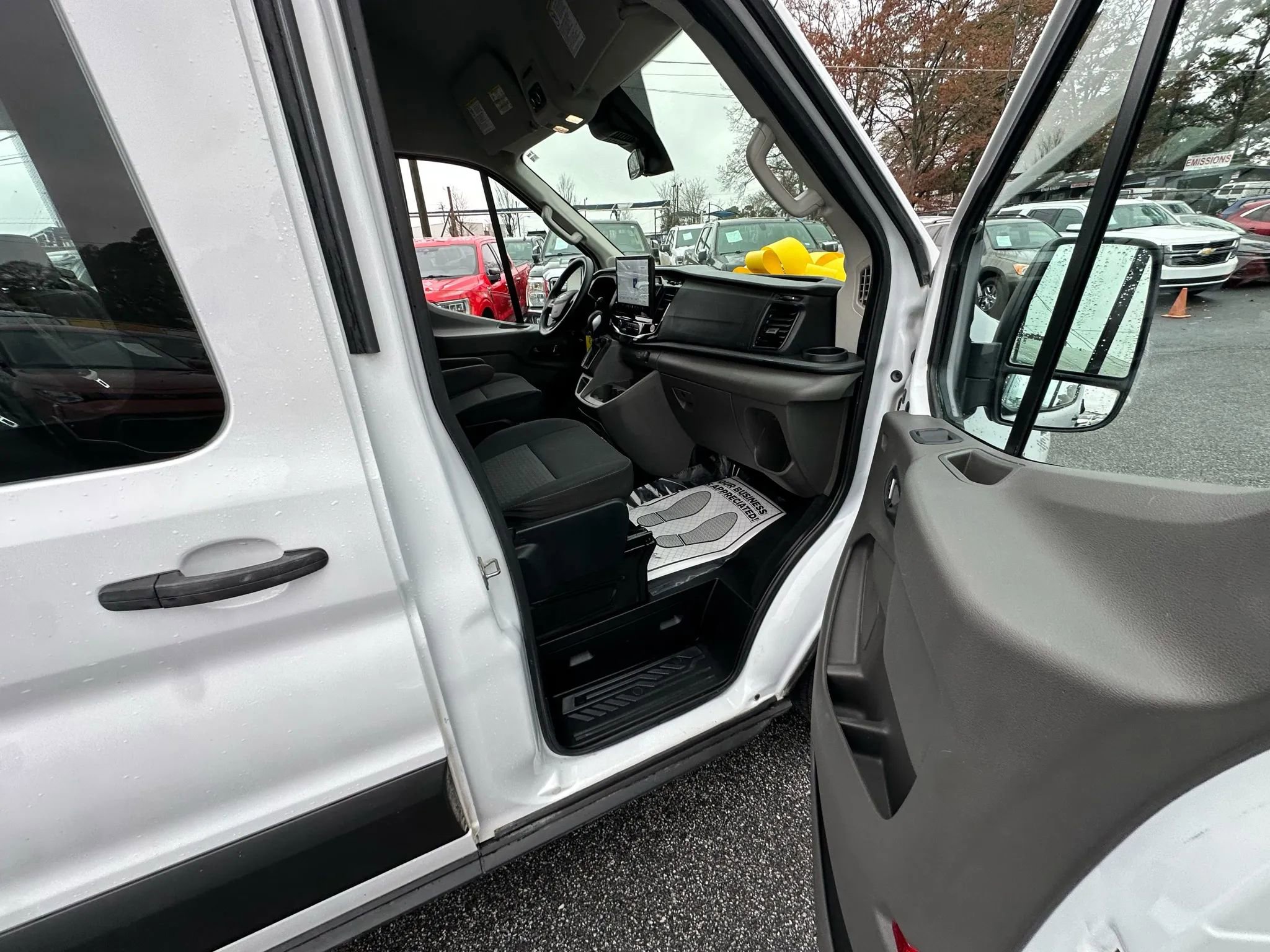 Used 2023 Ford Transit 350 XLT RWD image 15