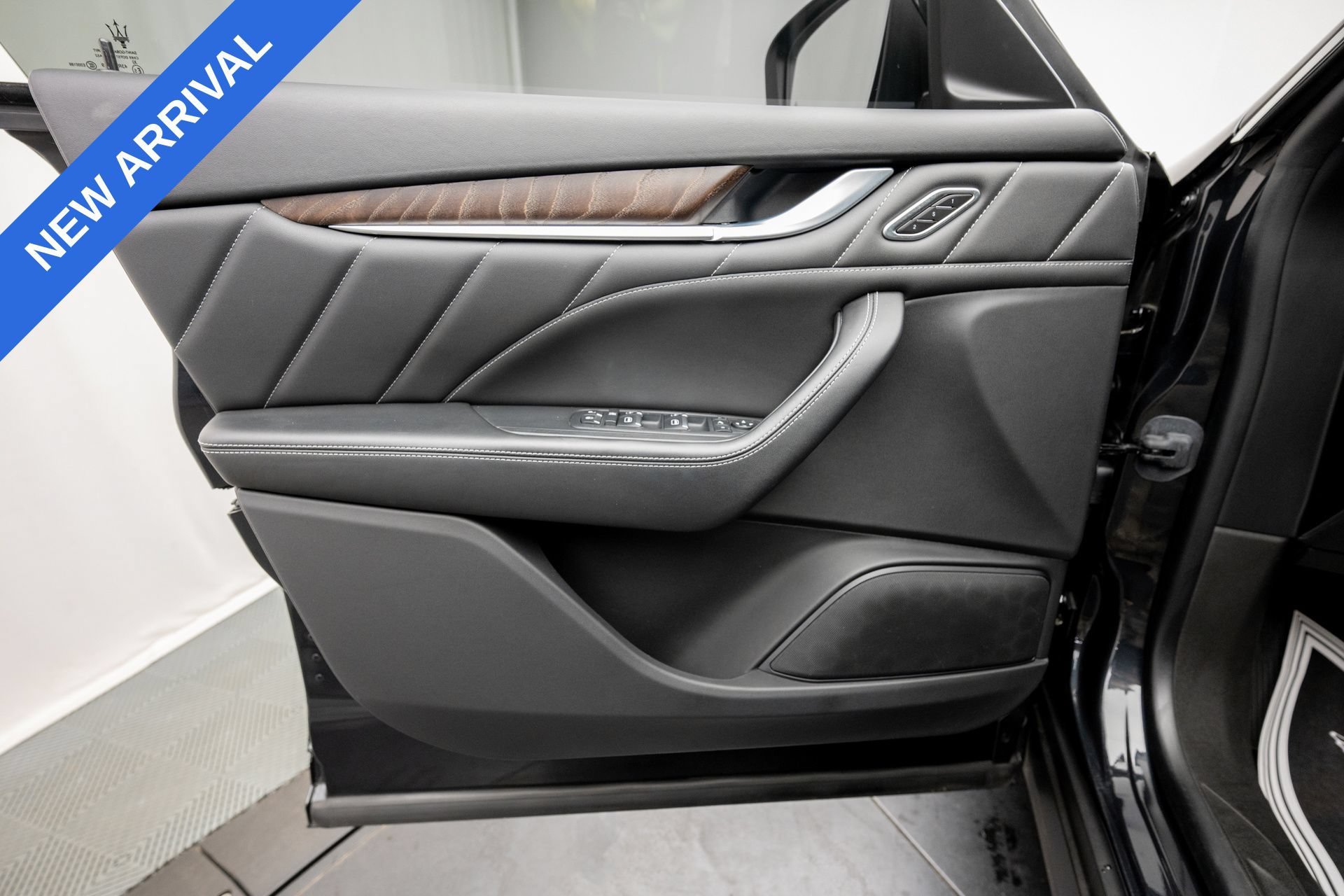 Used 2022 Maserati Levante GT AWD/4WD image 31