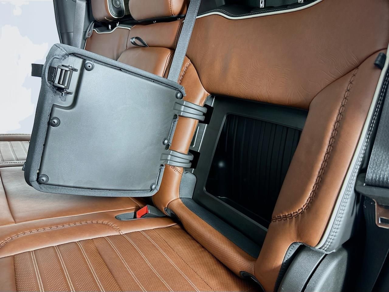 Used 2024 GMC Sierra 3500 Denali Ultimate image 36