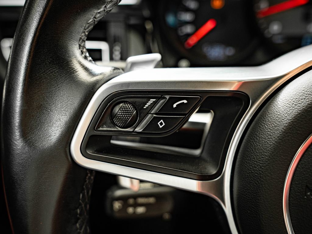 Certified 2021 Porsche Macan S AWD/4WD image 31