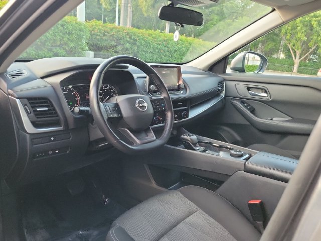 Used 2025 Nissan Rogue SV AWD/4WD image 10