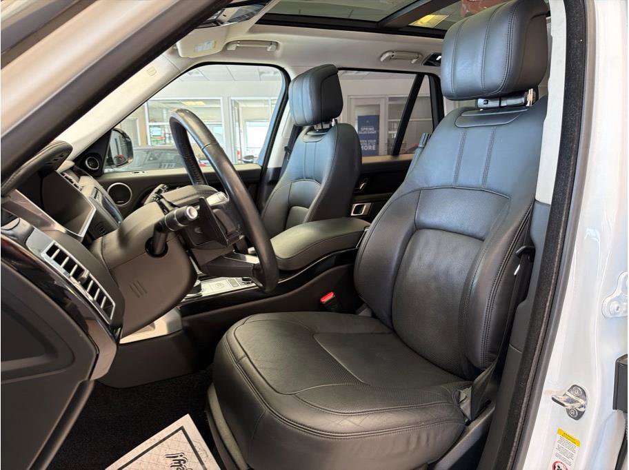 Used 2019 Land Rover Range Rover HSE image 29