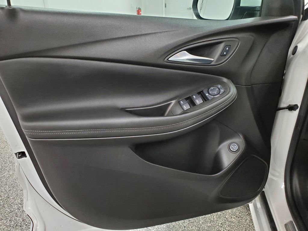 Used 2023 Buick Encore GX Select w/ Sport Touring Package FWD image 14