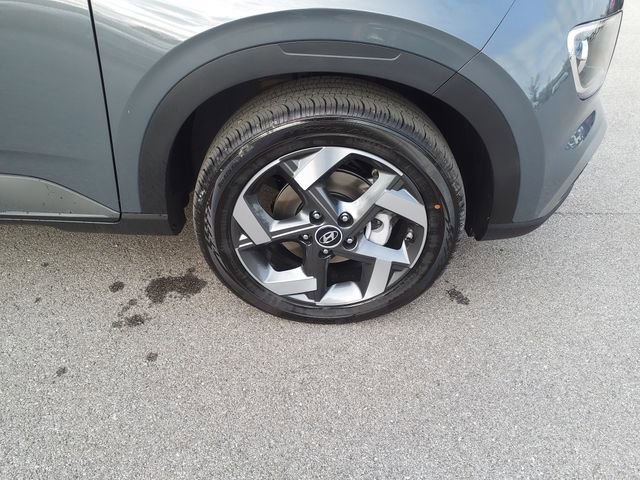 Certified 2026 Hyundai Venue SEL FWD image 31