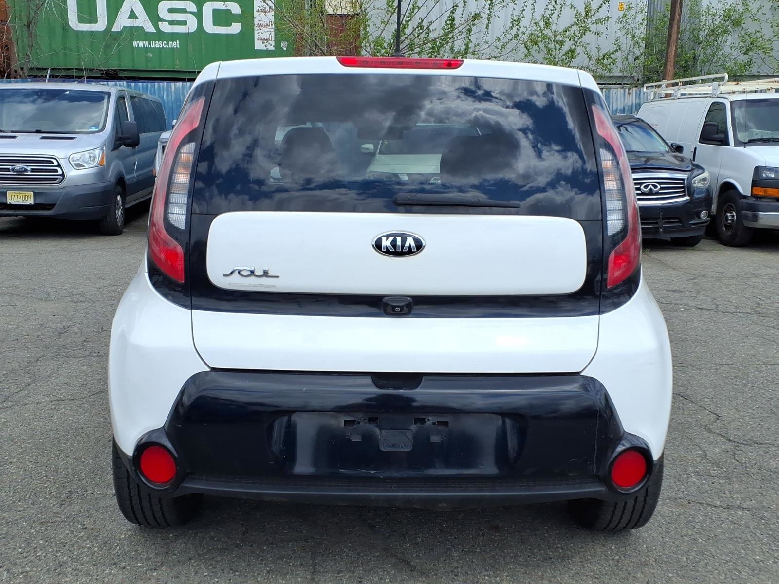 Used 2016 Kia Soul + FWD image 6