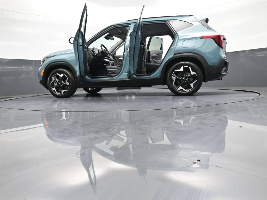 Certified 2025 Kia Seltos EX w/ EX Sunroof Package AWD/4WD image 50