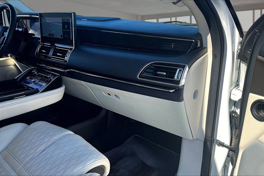 Used 2022 Lincoln Navigator Black Label AWD/4WD image 16