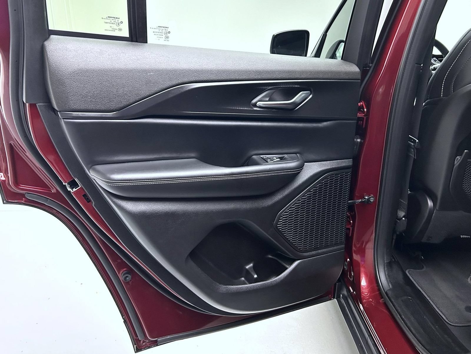 New 2025 Jeep Grand Cherokee Altitude AWD/4WD image 20