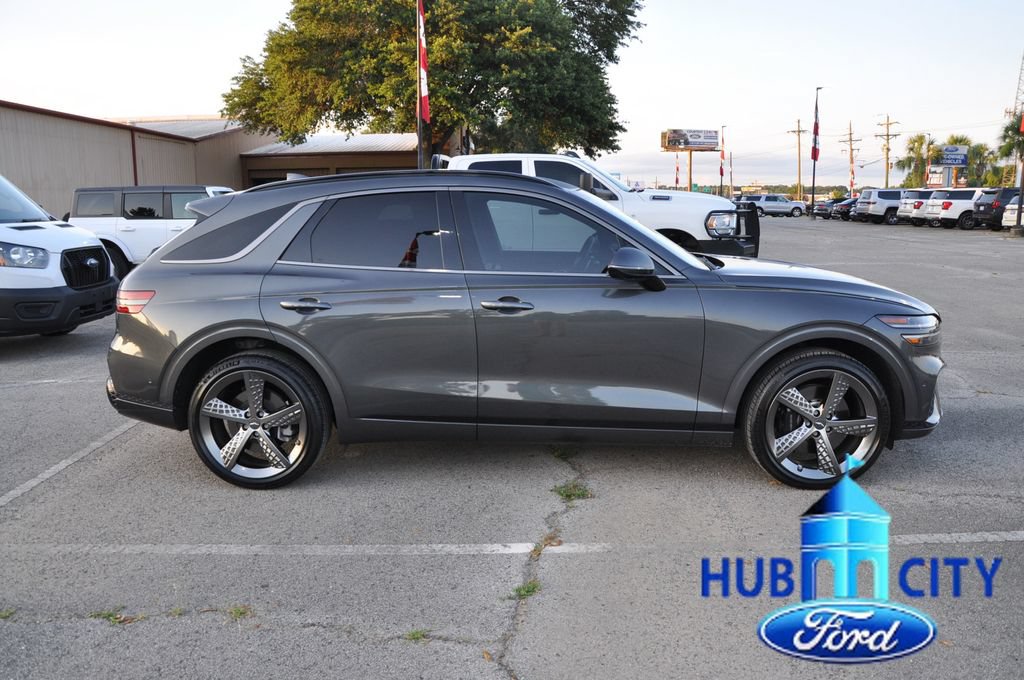Used 2022 Genesis GV70 3.5T Sport w/ Sport Prestige Package AWD/4WD image 6