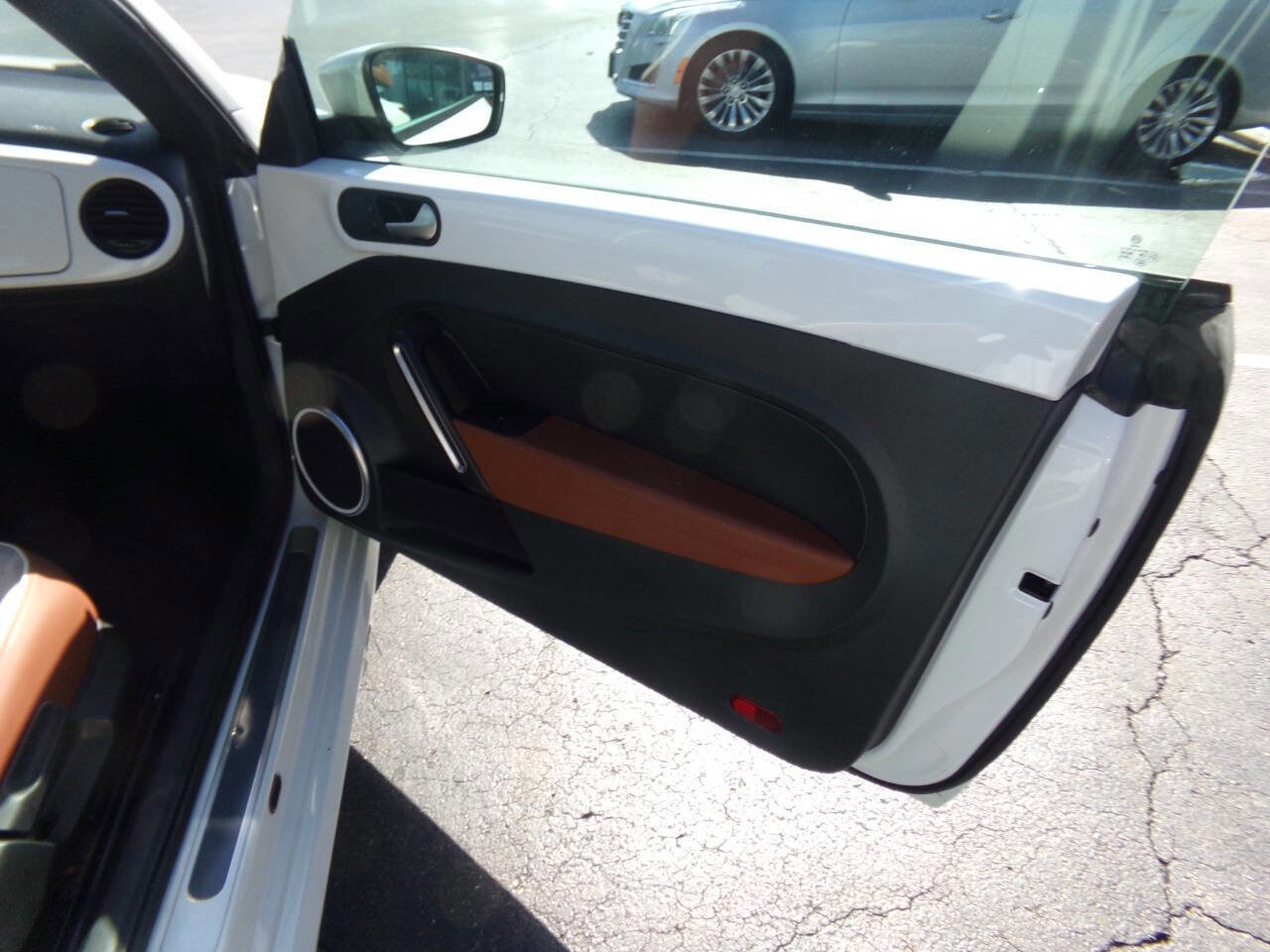 Used 2015 Volkswagen Beetle 1.8T Classic image 17