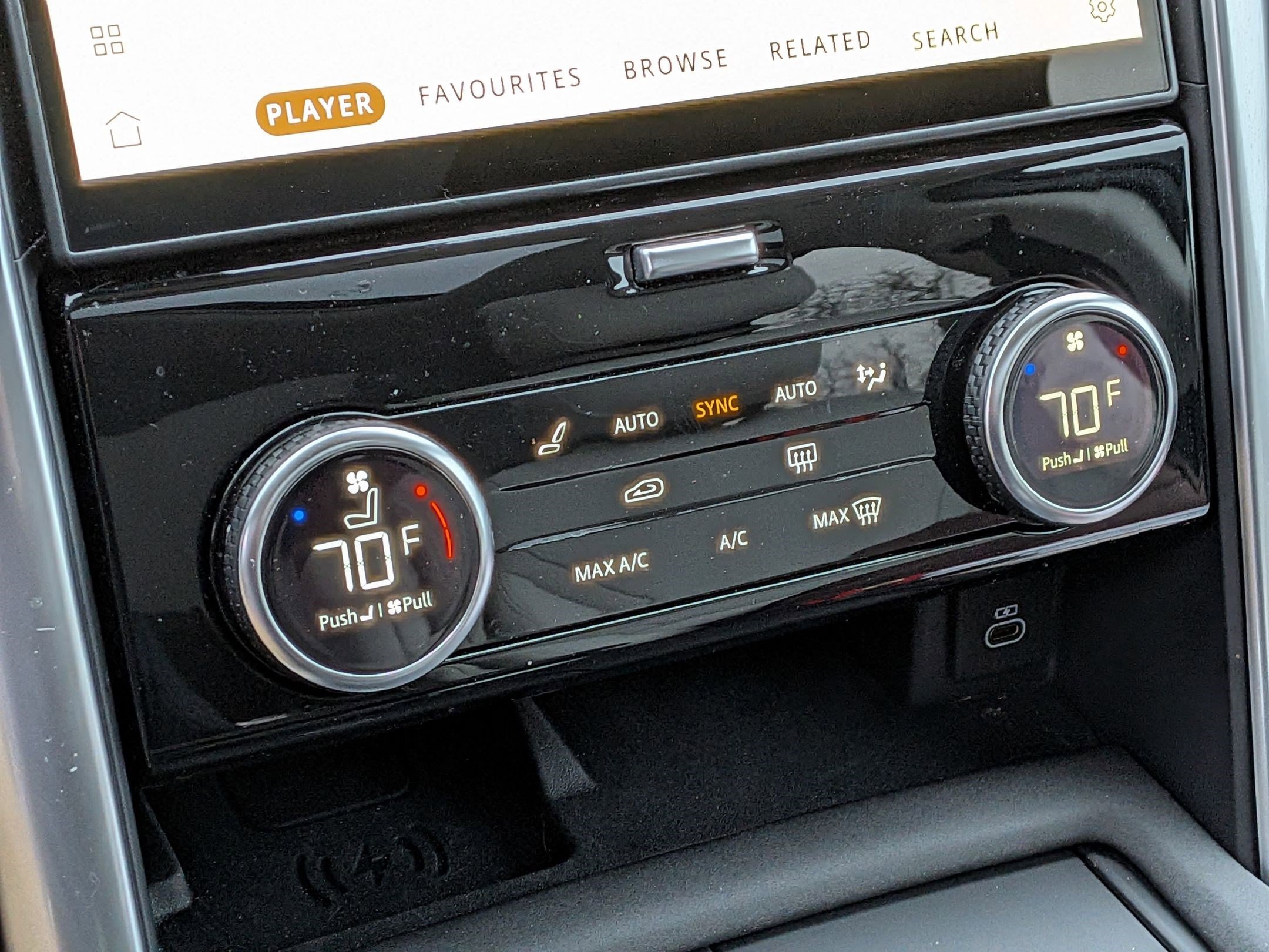 Used 2024 Land Rover Discovery S image 23