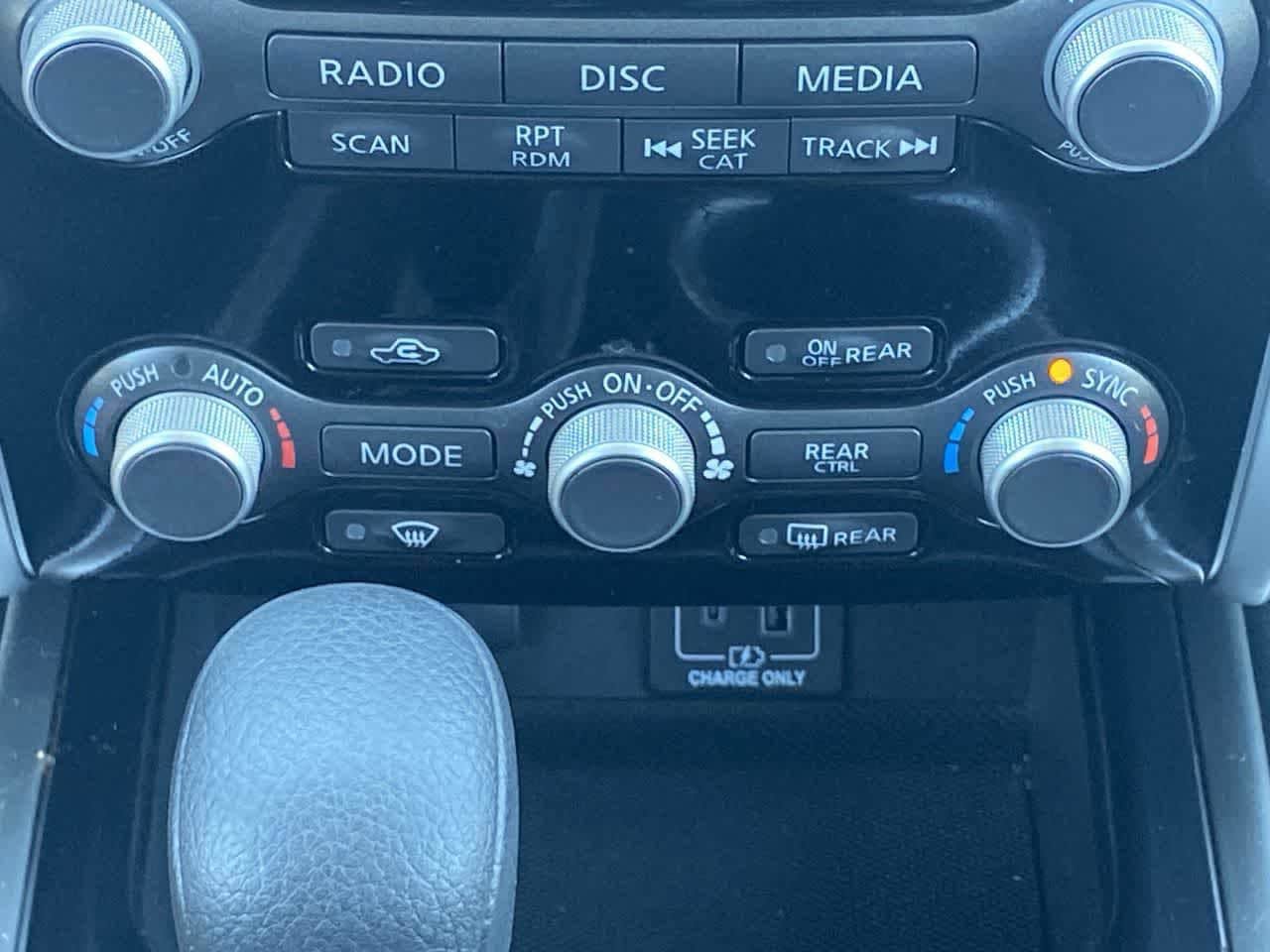 Used 2020 Nissan Pathfinder S AWD/4WD image 18