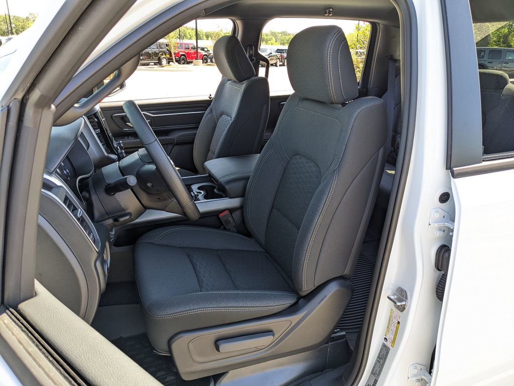 New 2026 RAM 1500 4x4 Crew Cab image 33