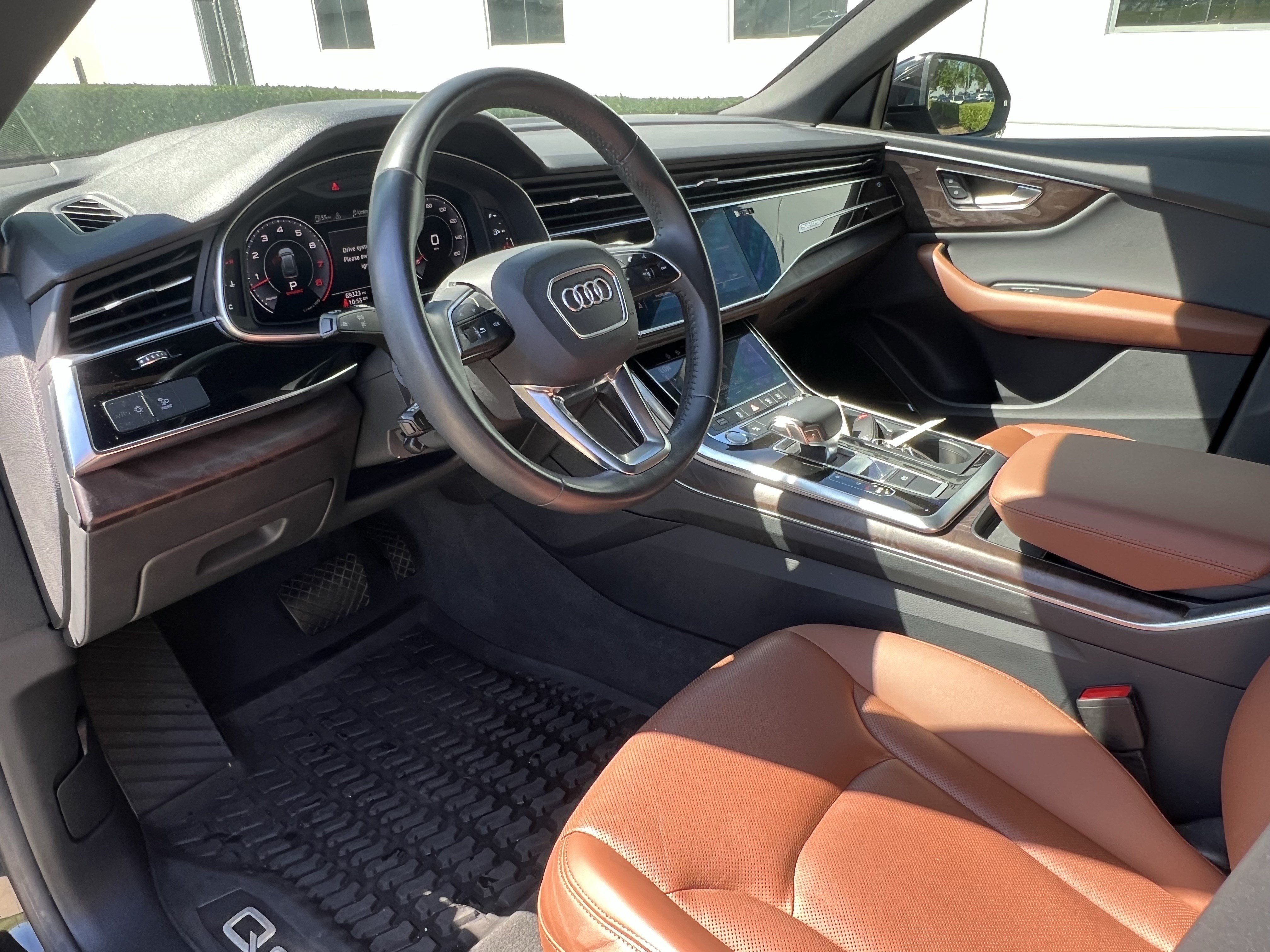 Used 2019 Audi Q8 Premium Plus w/ Premium Plus AWD/4WD image 17