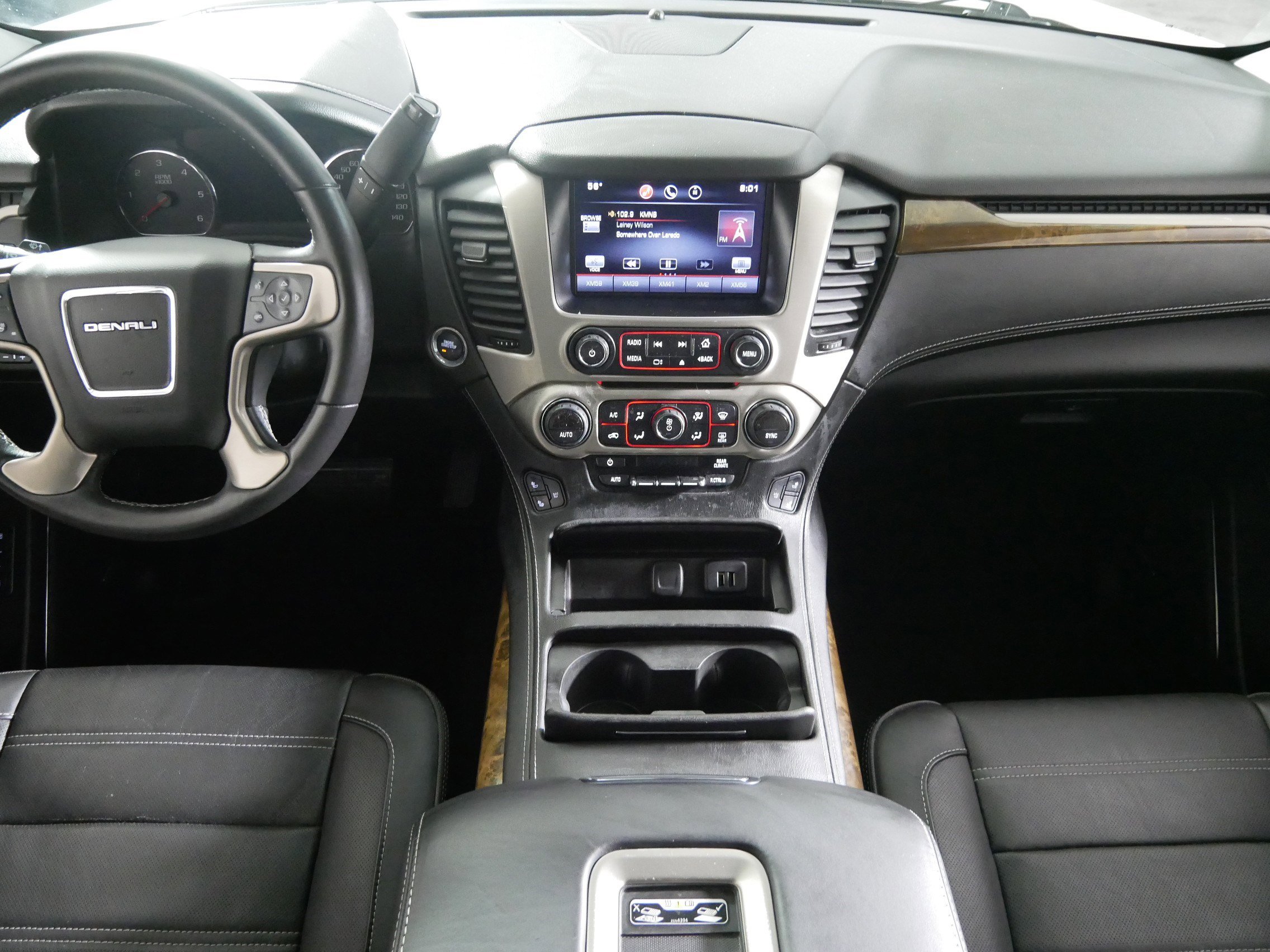 Used 2015 GMC Yukon Denali w/ Open Road Package image 10