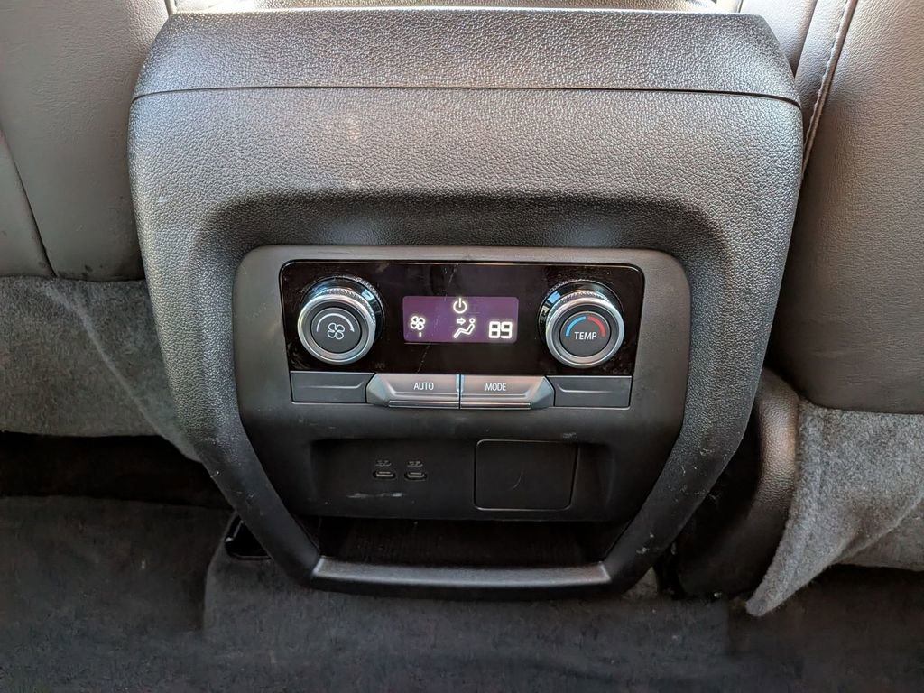 Used 2025 Buick Enclave Preferred AWD/4WD image 33