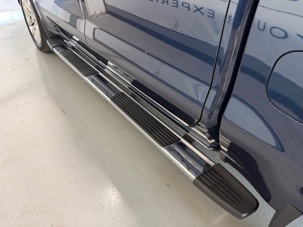 Used 2022 Chevrolet Silverado 1500 High Country w/ Technology Package image 5