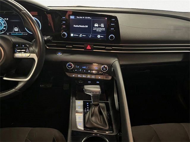 Used 2021 Hyundai Elantra SEL w/ Convenience Package image 15