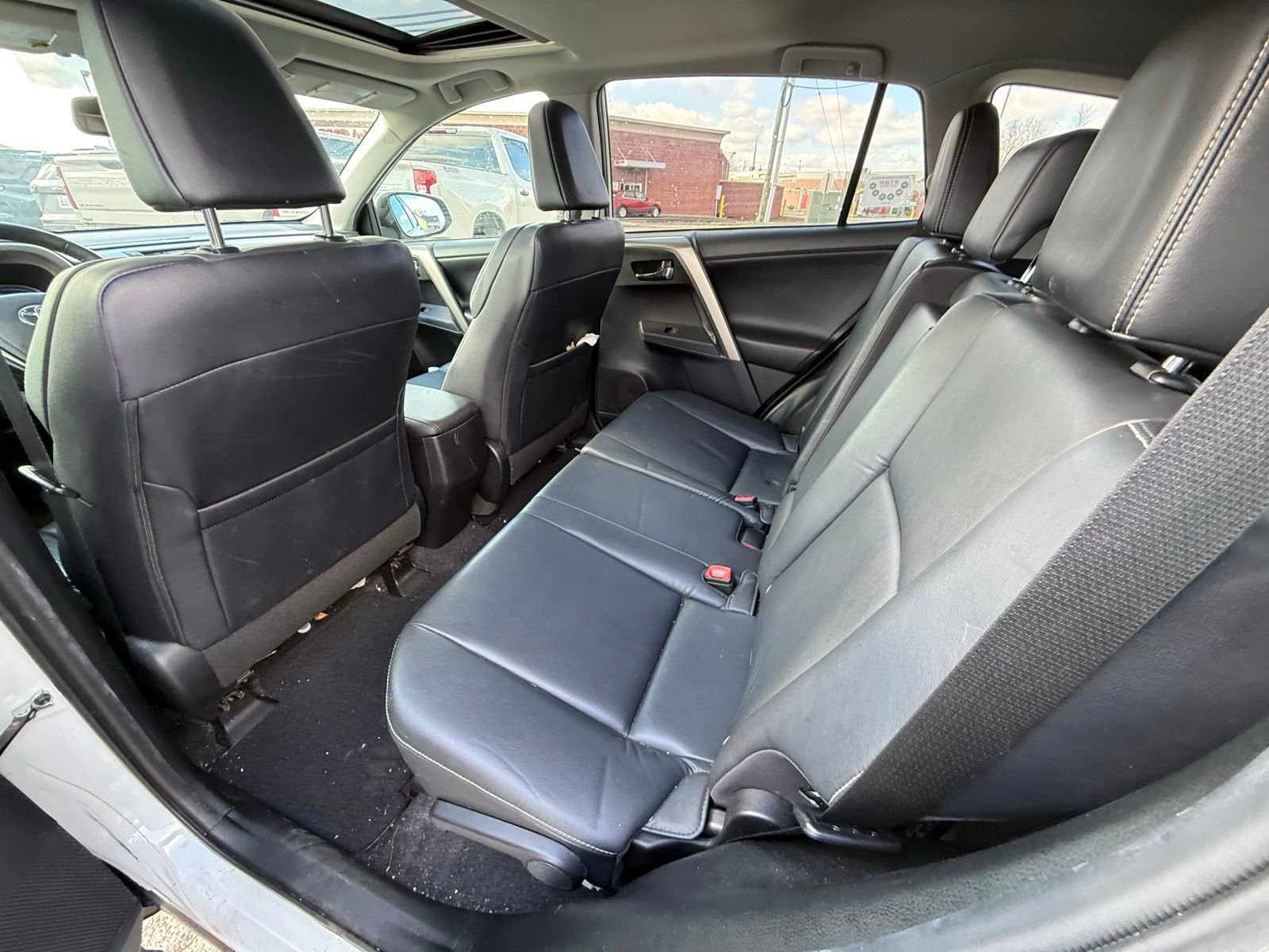 Used 2015 Toyota RAV4 Limited image 21