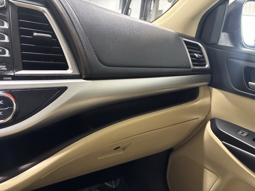 Used 2019 Toyota Highlander XLE image 26