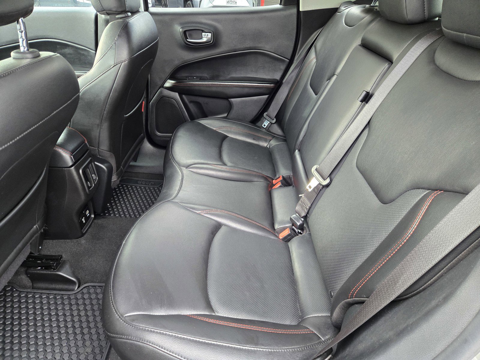 Used 2020 Jeep Compass Trailhawk w/ Leather Interior Group AWD/4WD image 11