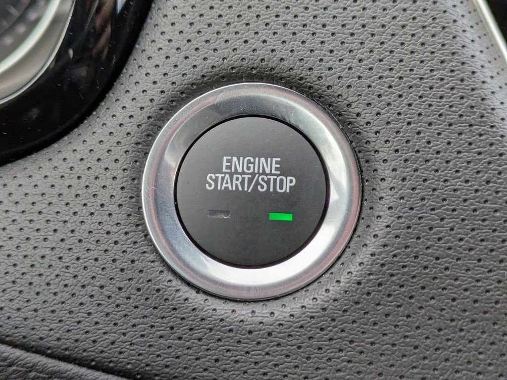 Certified 2025 Cadillac XT5 Luxury image 35