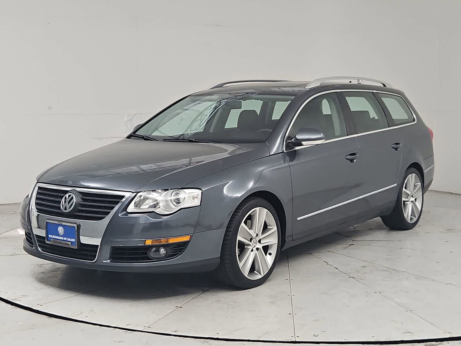 Used 2010 Volkswagen Passat Komfort FWD image 1