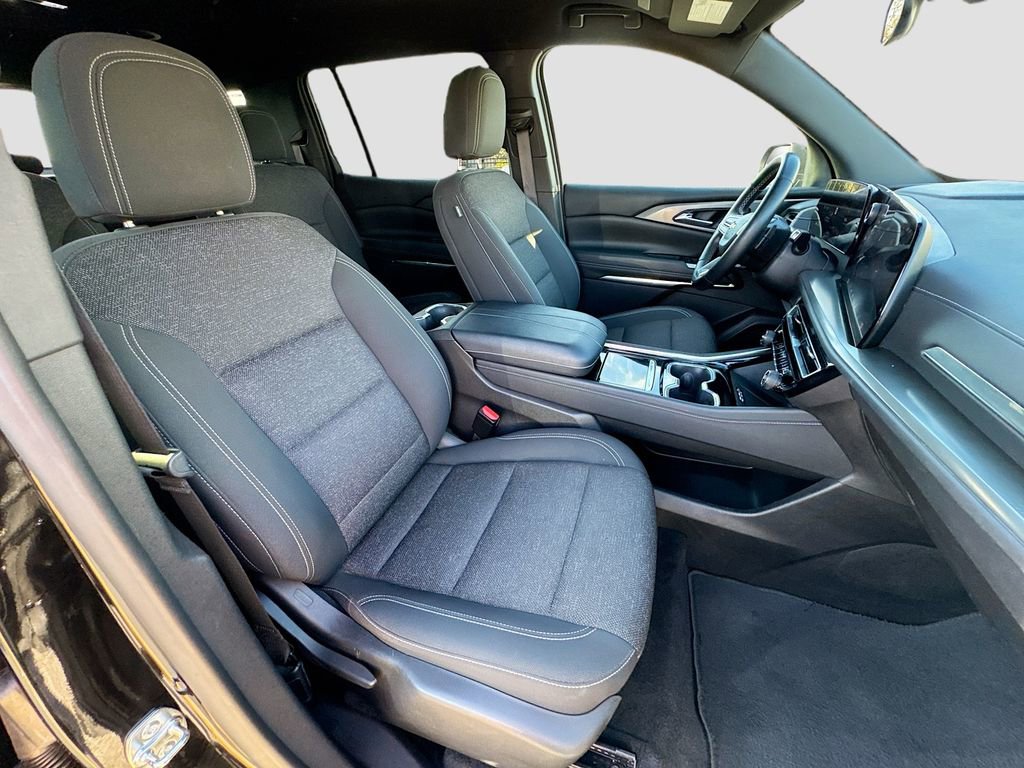 Used 2024 Chevrolet Traverse LT image 28