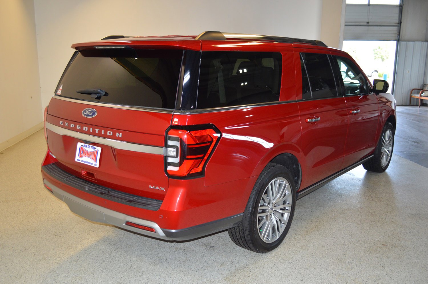 Used 2022 Ford Expedition Max Limited image 3