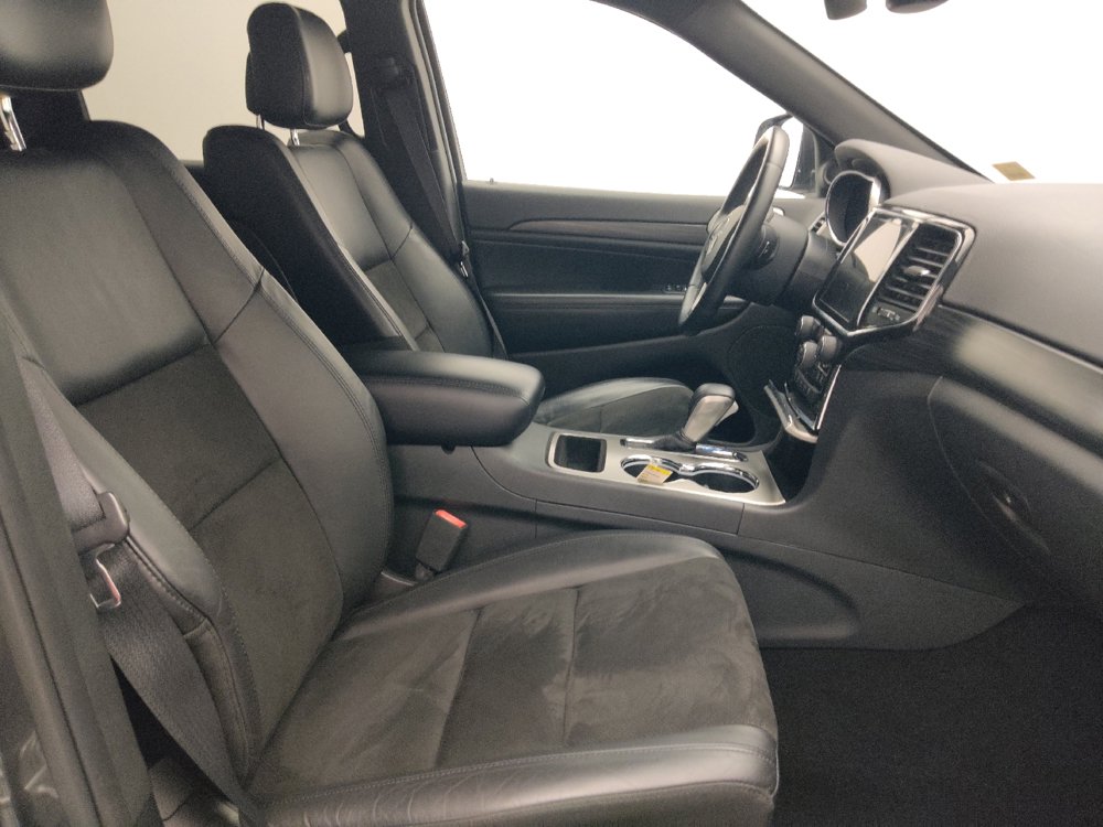 Used 2019 Jeep Grand Cherokee Laredo w/ Laredo X Package AWD/4WD image 21
