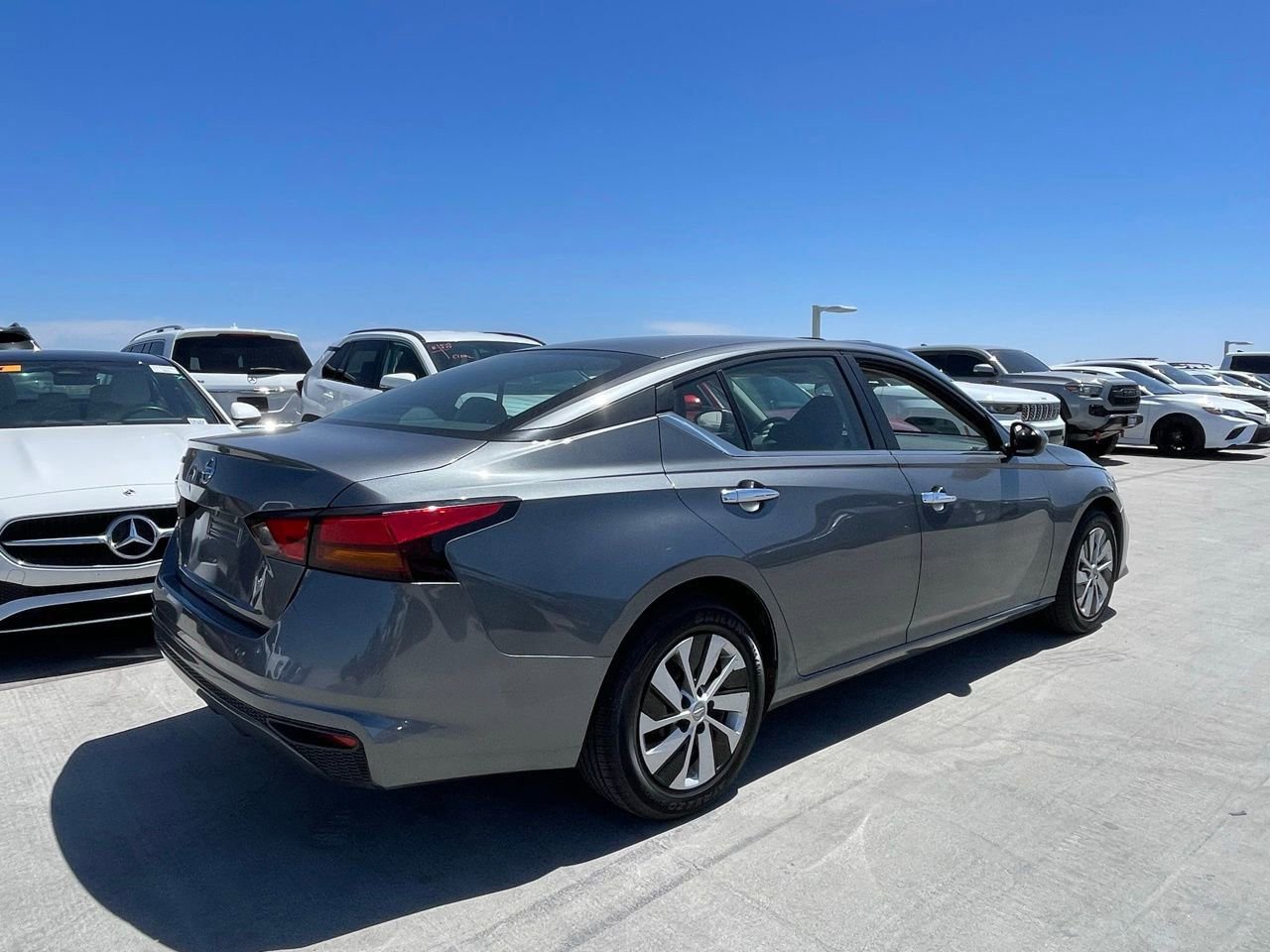 Used 2021 Nissan Altima 2.5 S FWD image 2